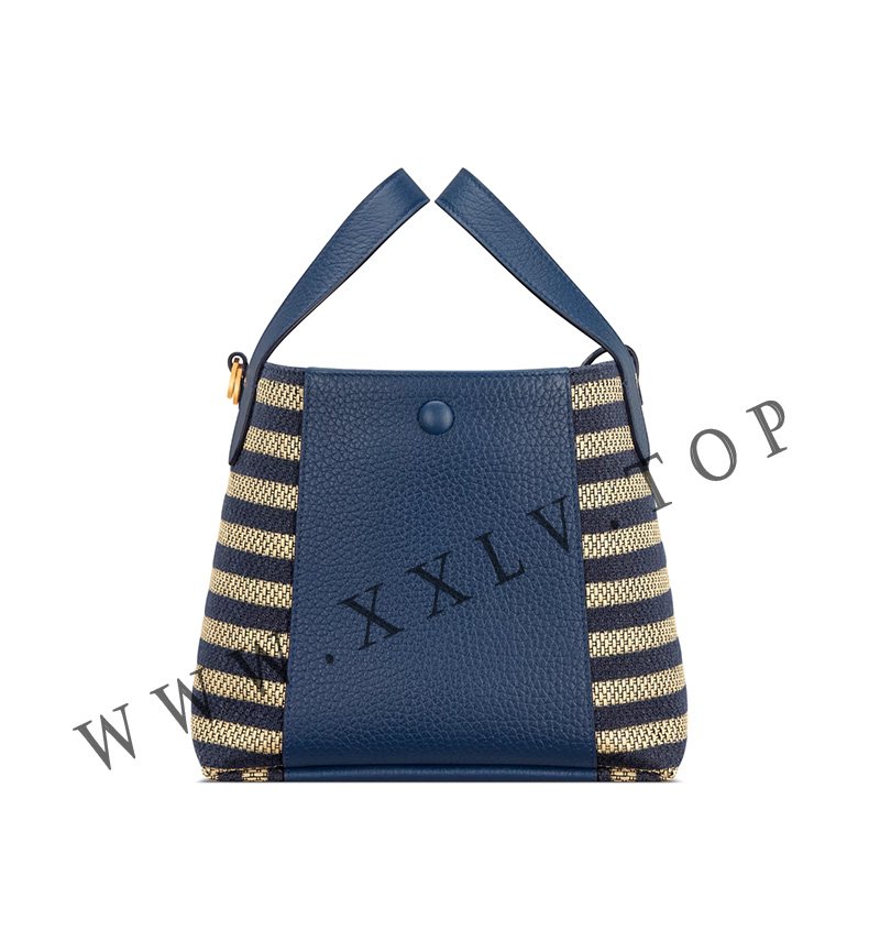 small signature bucket bag