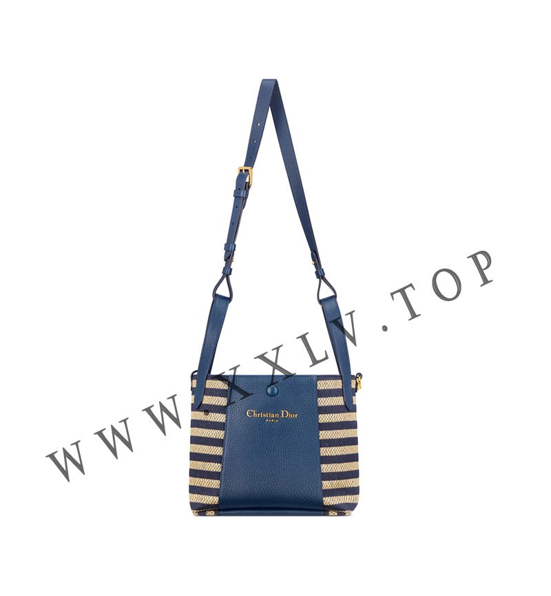 small signature bucket bag