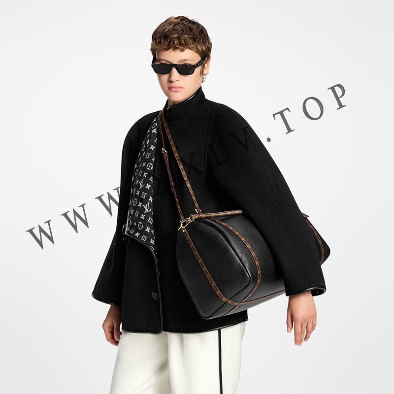imgi 81 louis vuitton express travel m26037 pm1 worn view