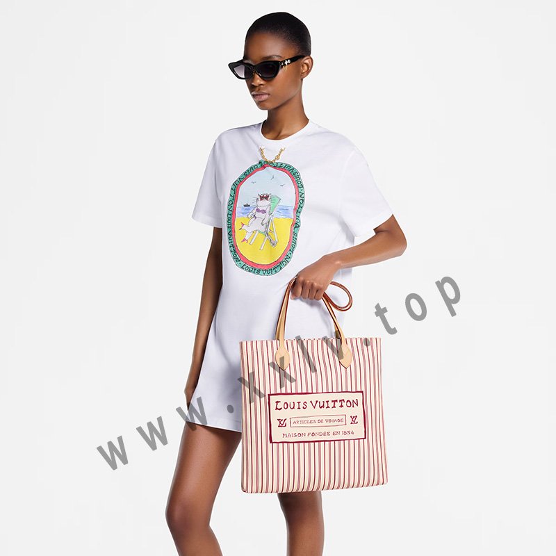 louis vuitton carry it m15121 pm1 cropped worn view