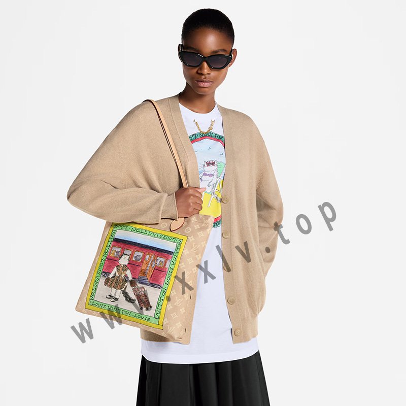 louis vuitton carry it m15128 pm1 cropped worn view