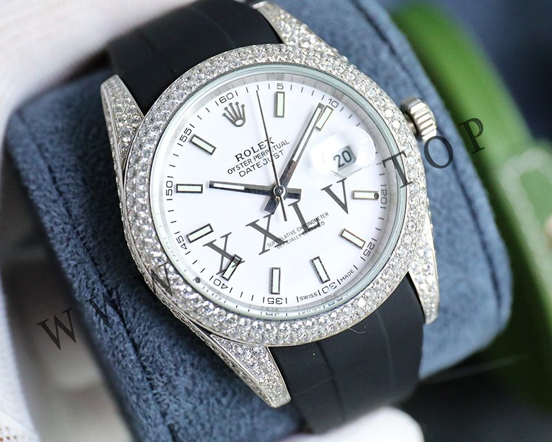 rolex journal 41mm calibre 3255 over 800 diamonds