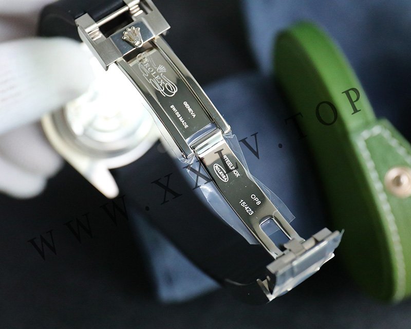 rolex journal 41mm calibre 3255 over 800 diamonds