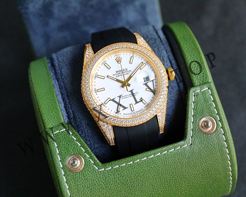 rolex journal 41mm calibre 3255 over 800 diamonds