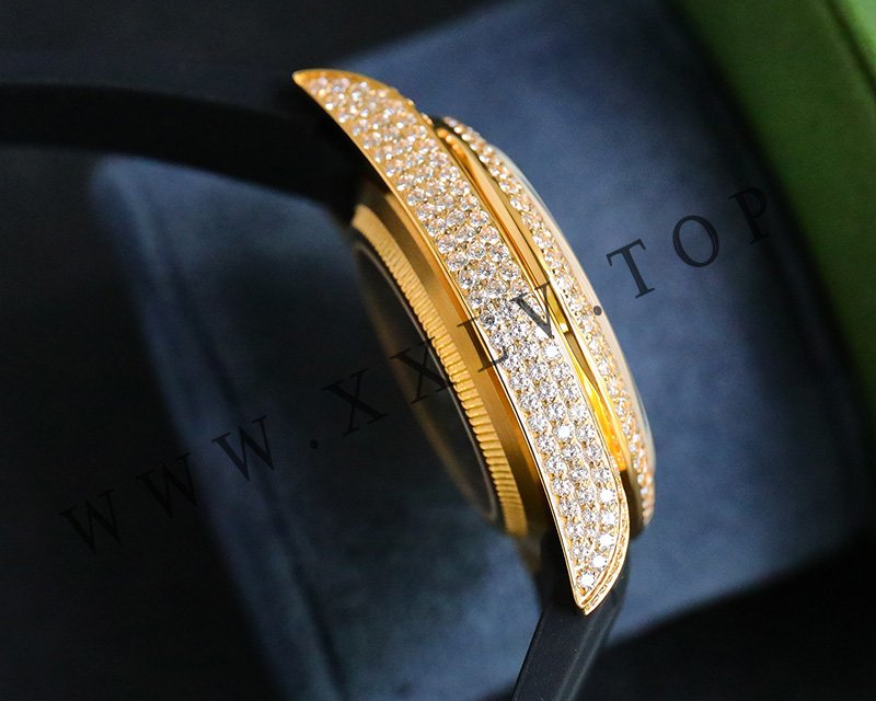 rolex journal 41mm calibre 3255 over 800 diamonds