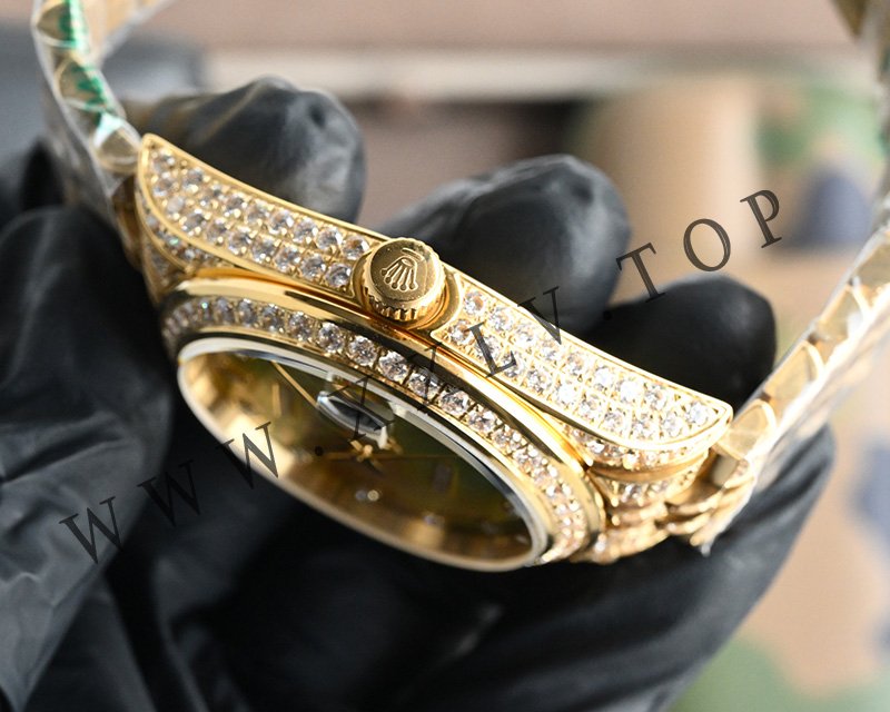 rolex journal 41mm calibre 3255 over 800 diamonds