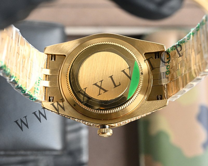 rolex journal 41mm calibre 3255 over 800 diamonds