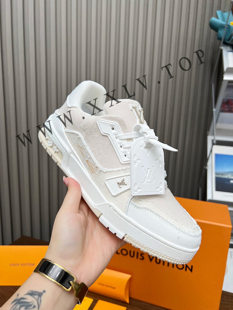 lv sneaker genderless