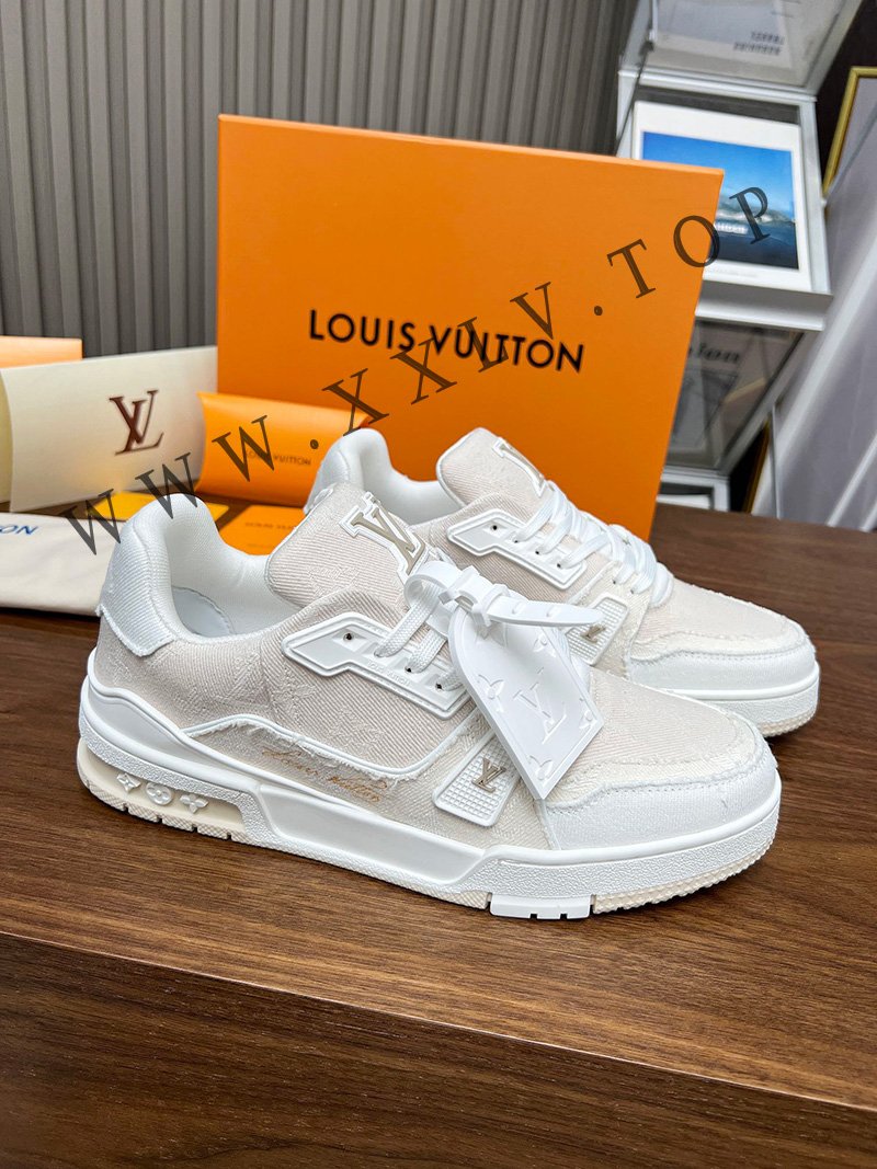 lv sneaker genderless