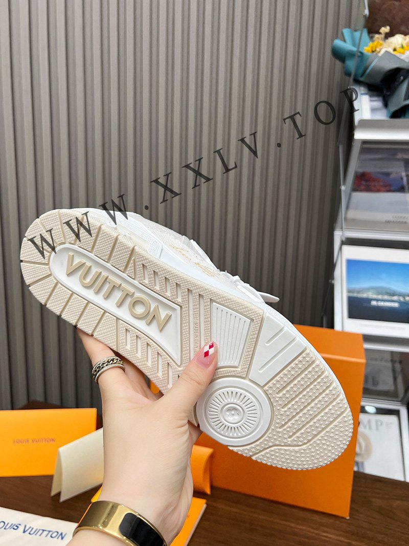 lv sneaker genderless