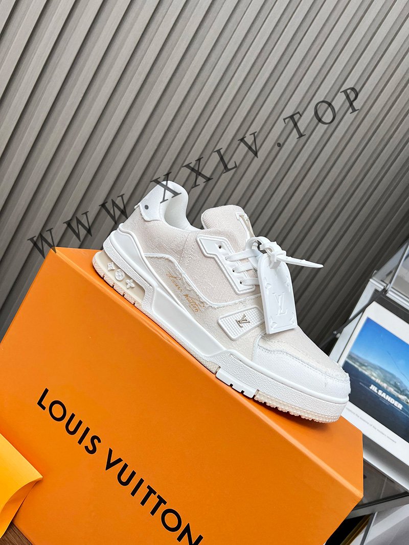 lv sneaker genderless