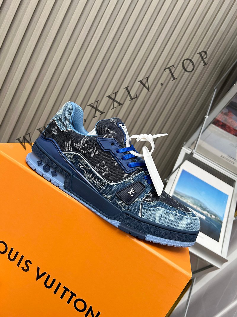 lv sneaker genderless