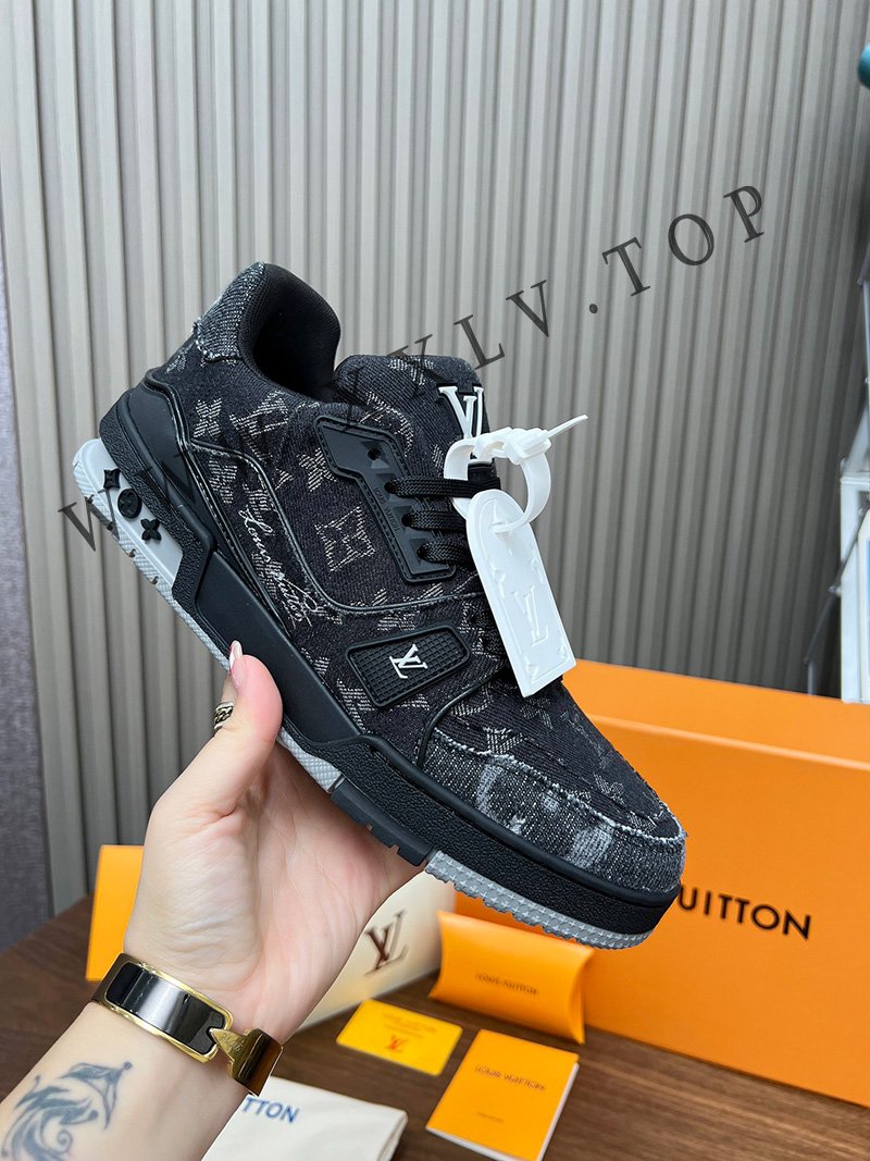 lv sneaker genderless
