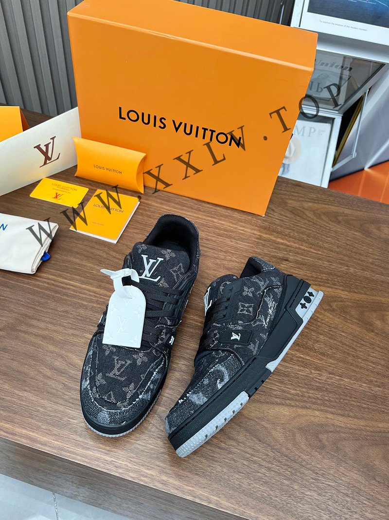 lv sneaker genderless
