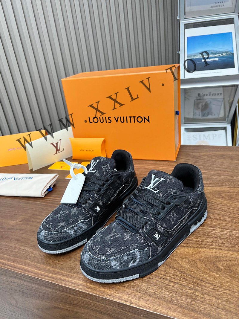 lv sneaker genderless