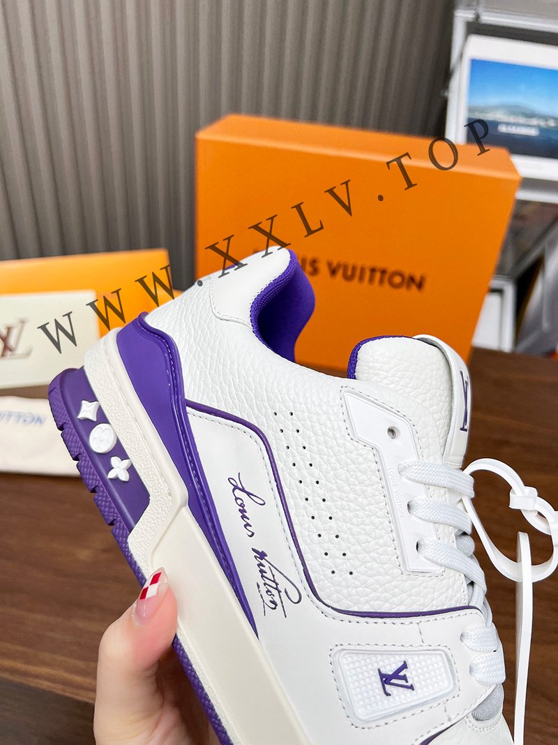 lv sneaker genderless