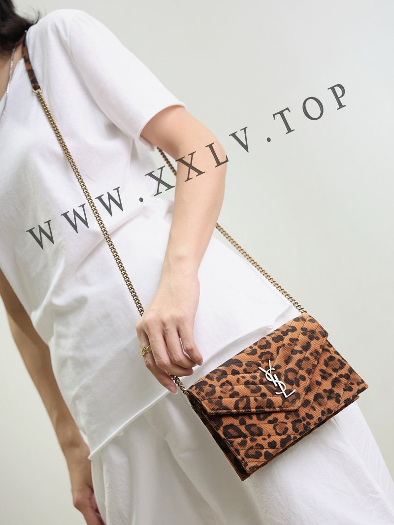 393953 size: 19x11.5x4cm