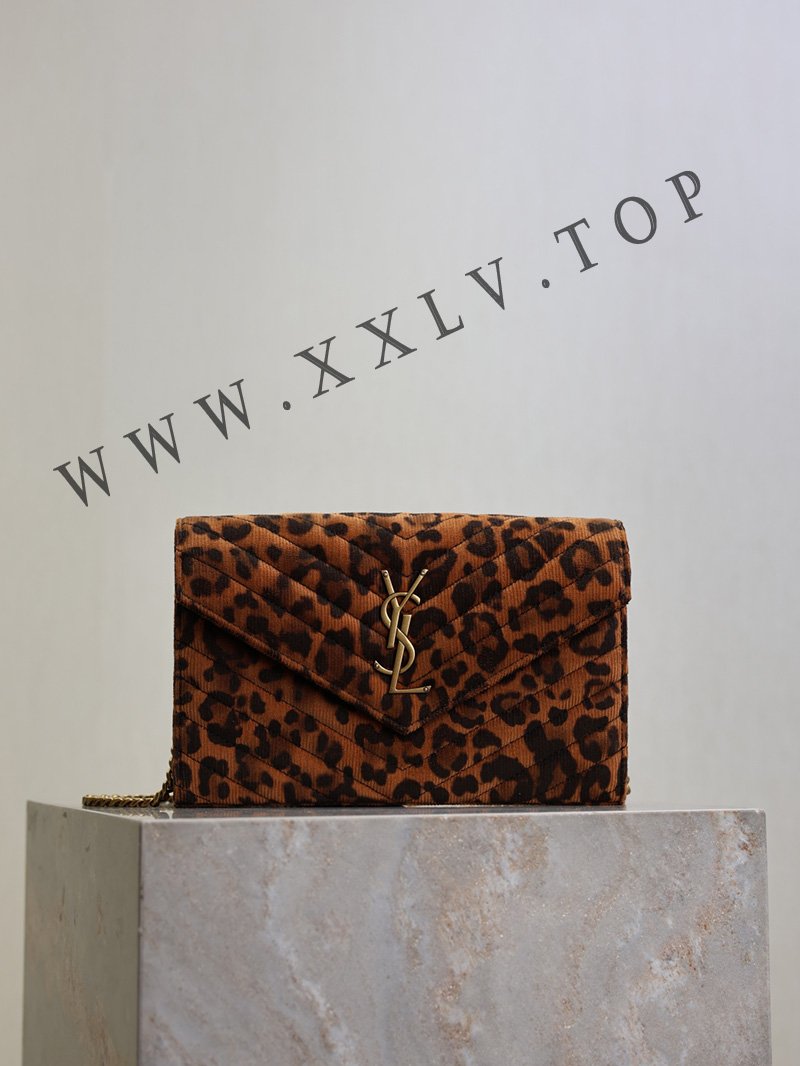 377828 size: 22.5 x 14 x 4 cm