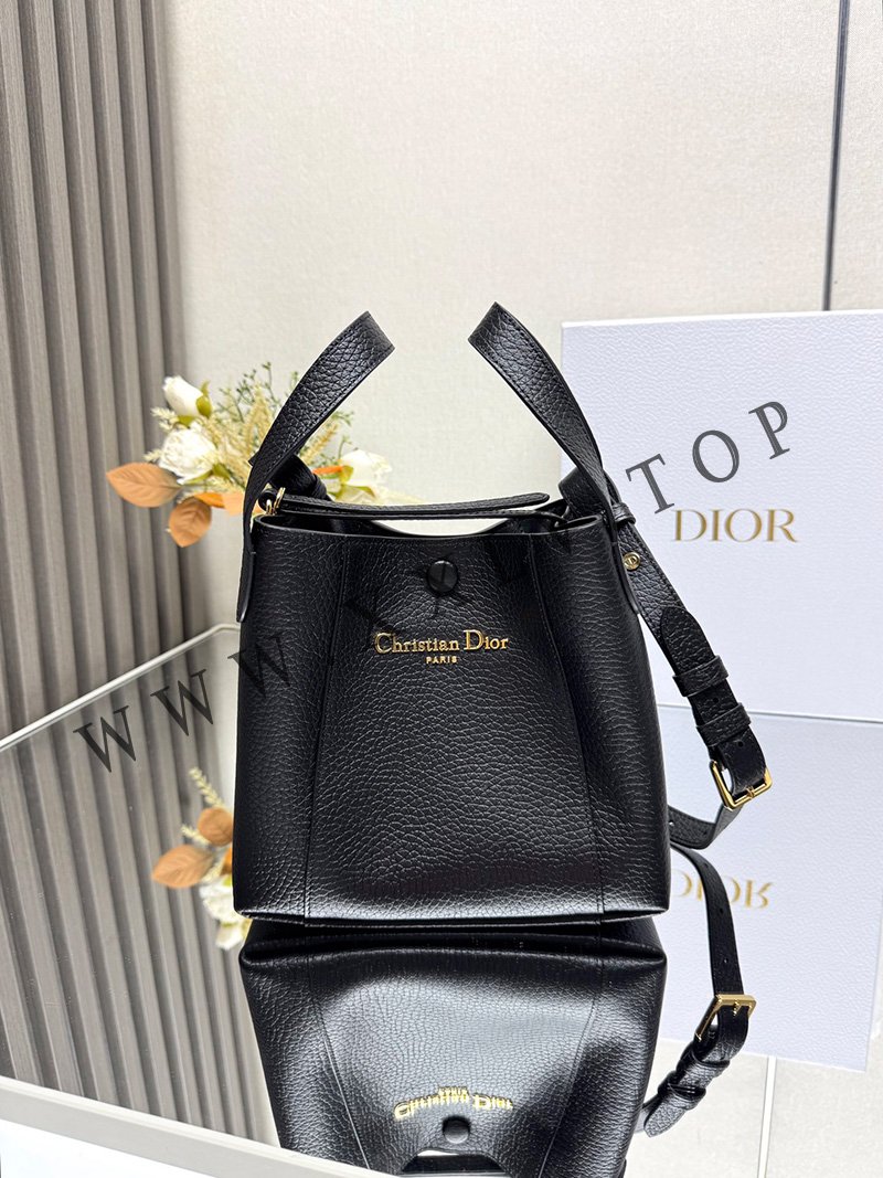 small signature bucket bag
