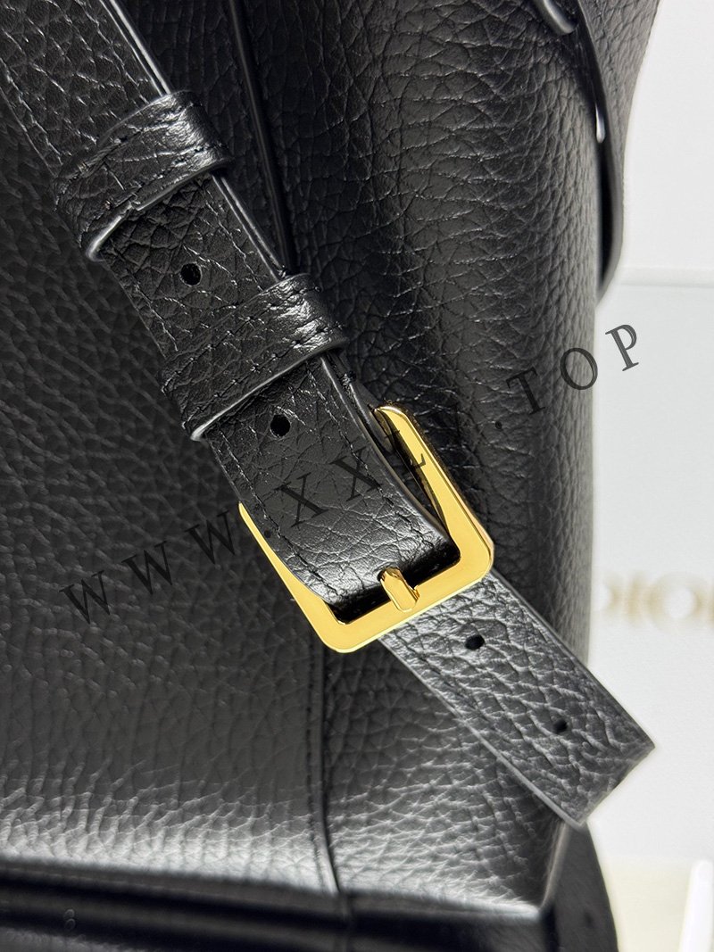 small signature bucket bag
