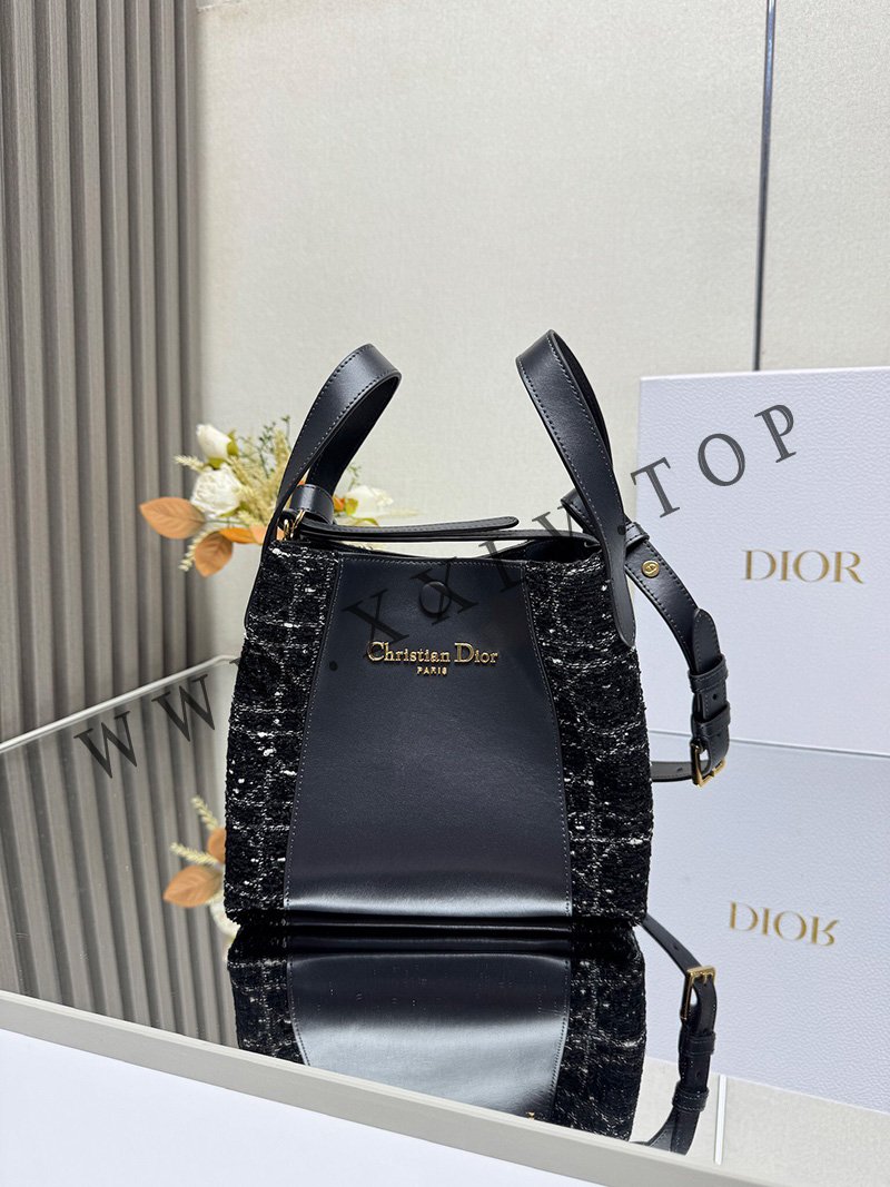 small signature bucket bag