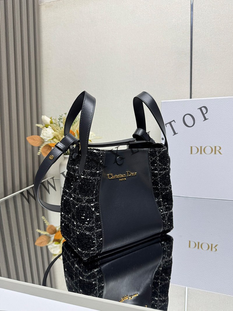 small signature bucket bag