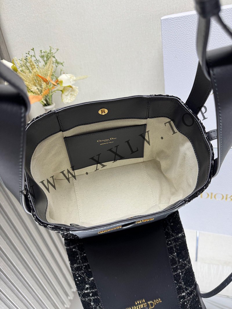 small signature bucket bag