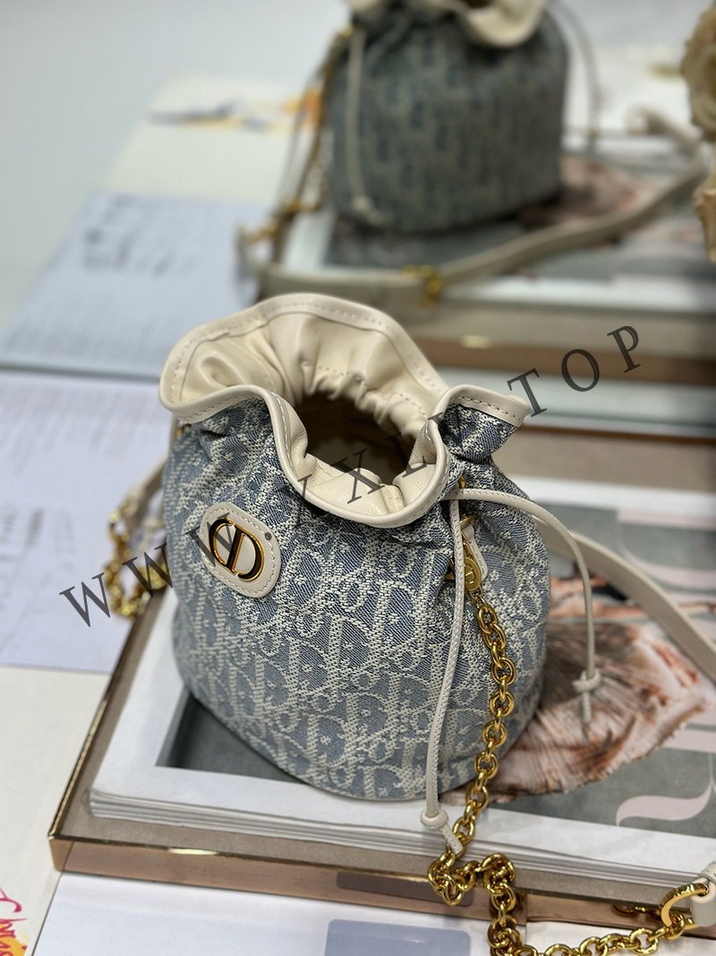 30 montaigne mini bucket bag with drawstring 16 x 18.5 x 13 cm