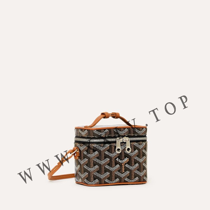 musevananty01cl03p 1 troisquart b182