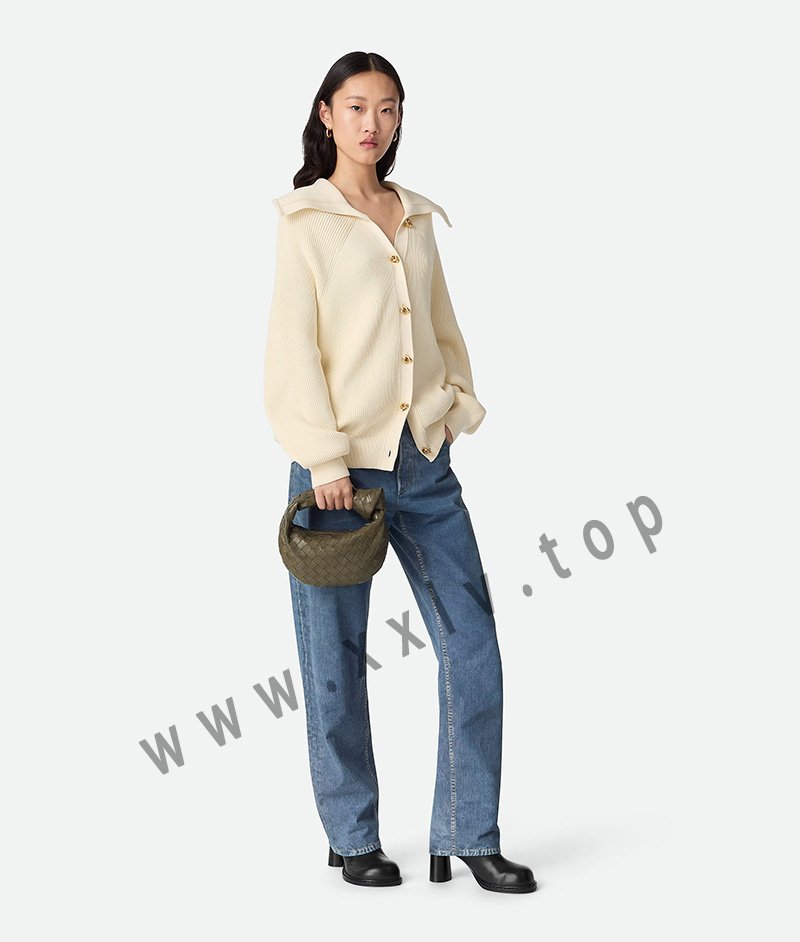 imgi 215 ecom 651876vcpp53228 b