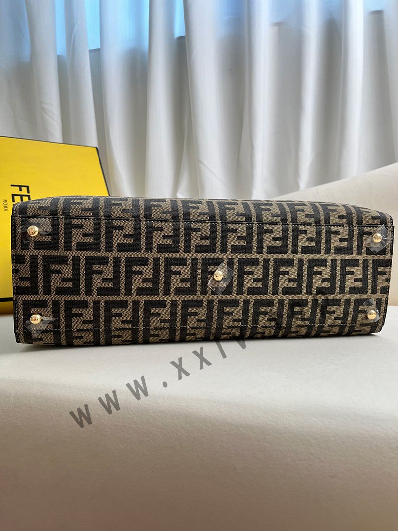 peekaboo x tote size: 40*12*29cm. model number: 1819